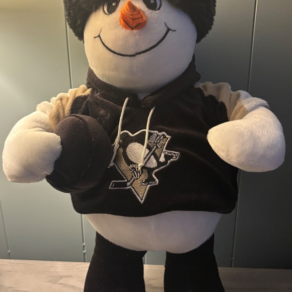 Plush 15" Standalone Pittsburgh Penguins Snowman - Picture 3 of 3